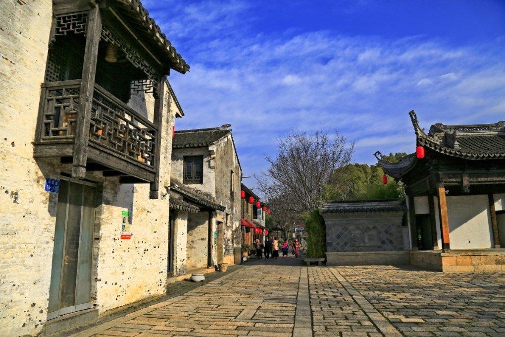 龙地逃生